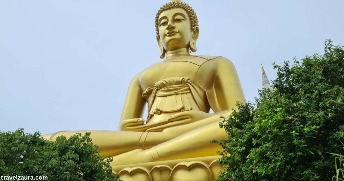 Golden buddha statue inside Wat Traimit temple, Bangkok.