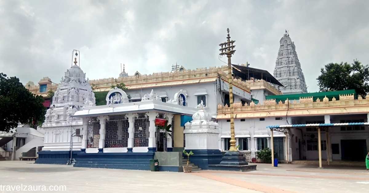 Annavaram Temple entrance during darshan hours.