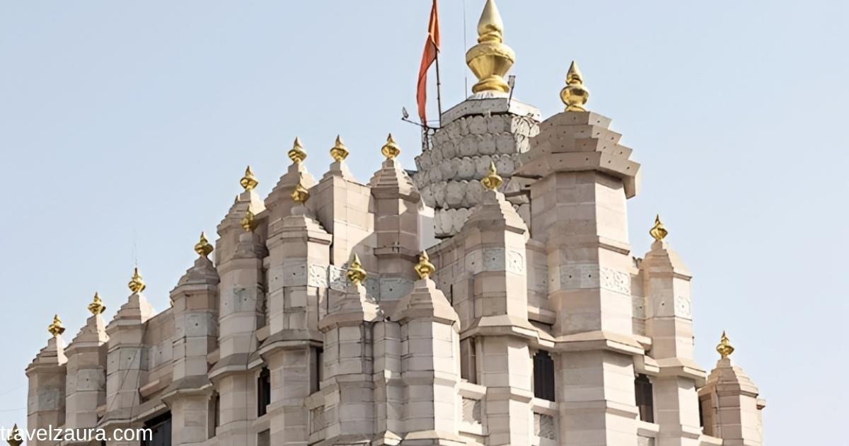 Siddhivinayak VIP darshan queue at Siddhivinayak Temple Mumbai.