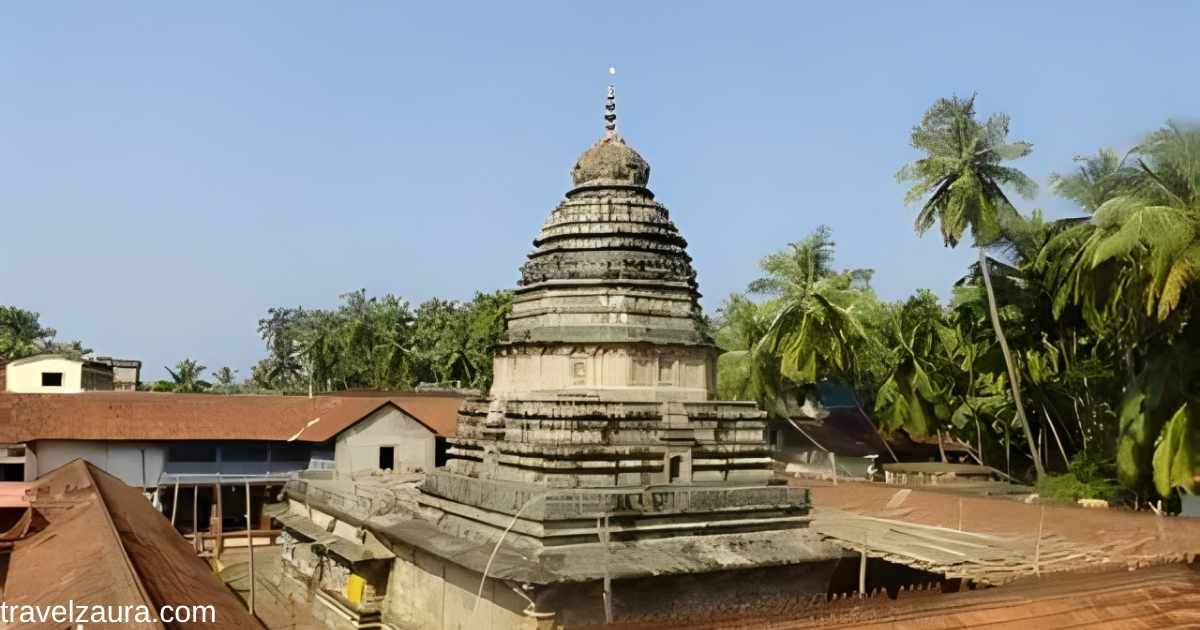 Devotees waiting for morning darshan per Gokarna temple timings, Karnataka.