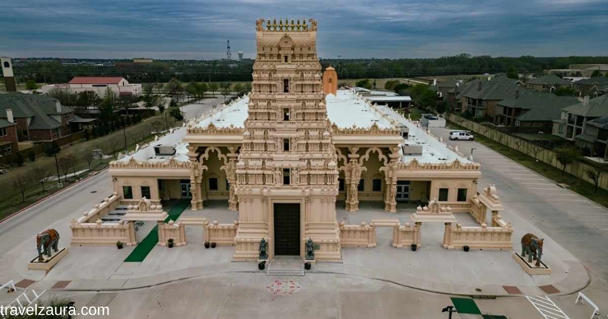 Karya Siddhi Anjaneya Temple's Hanuman idol in Girinagar, Bengaluru.