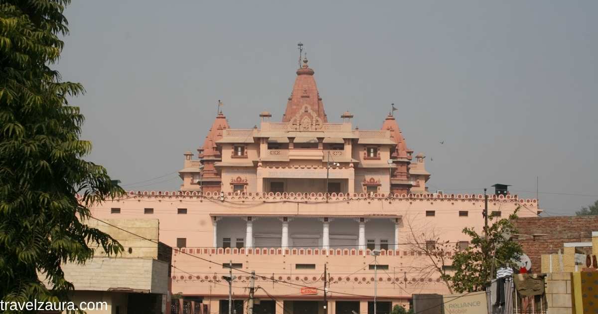 Mathura Temples General Timing, morning darshan.