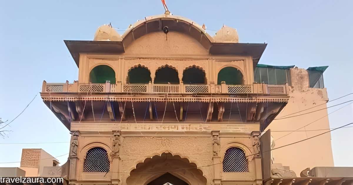 Radha Raman Mandir Timing darshan entrance in Vrindavan.