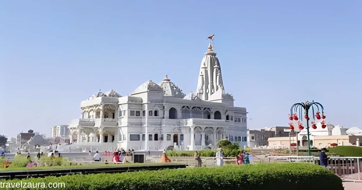 Radha Vallabh Mandir timing, morning darshan in Vrindavan.