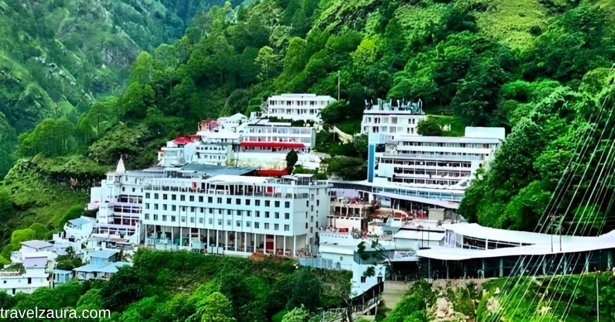Pilgrims trekking to Vaishno Devi Temple, Katra, Jammu.